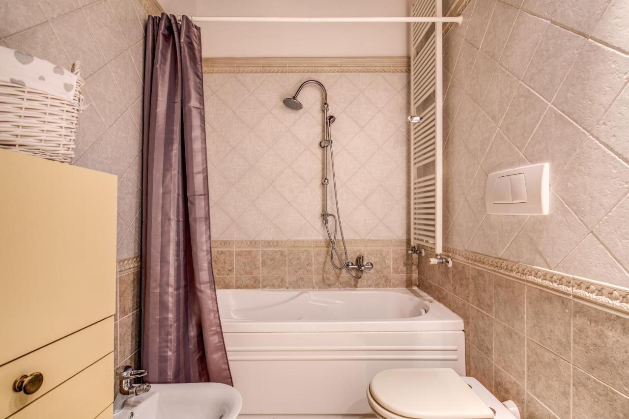 Fresh House Trevi 2 Apartment Rome Bagian luar foto